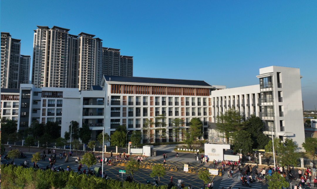 宣卿中学成为肇庆市重点打造的第二所基础教育龙头学校,广州应用科技