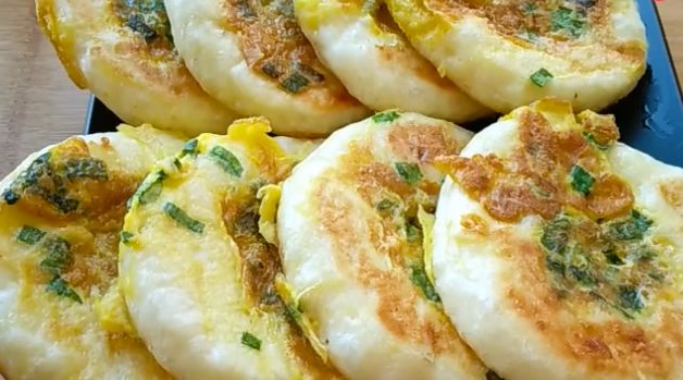 香香脆脆鸡蛋饼做法,比烧饼煎饼果子更美味