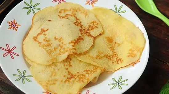 巧用矿泉水瓶就能搞定营养可口早餐饼｜最懒早餐煎饼