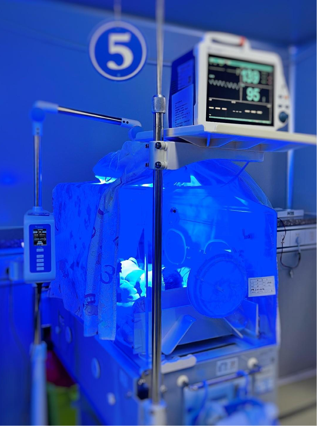 4006B光疗怎么用好消息 ｜ “黄疸宝宝”日间光疗来了，晚间母子不用再分离！_https://www.jmylbn.com_新闻资讯_第9张