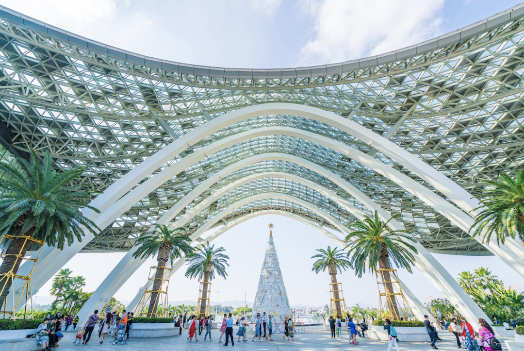 免税产业格局解析：旅游零售核心环节，东风渐暖复苏将至(图1)