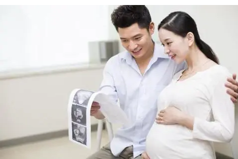 八字看子女：周易八字算子女子嗣缘分夫妻命理八字测算子女子嗣怀孕断生男生女