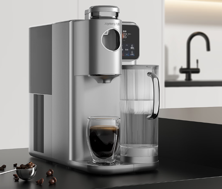 桌面净水器爆发！这届年轻人买不起农夫山泉 现场制水喝个痛快