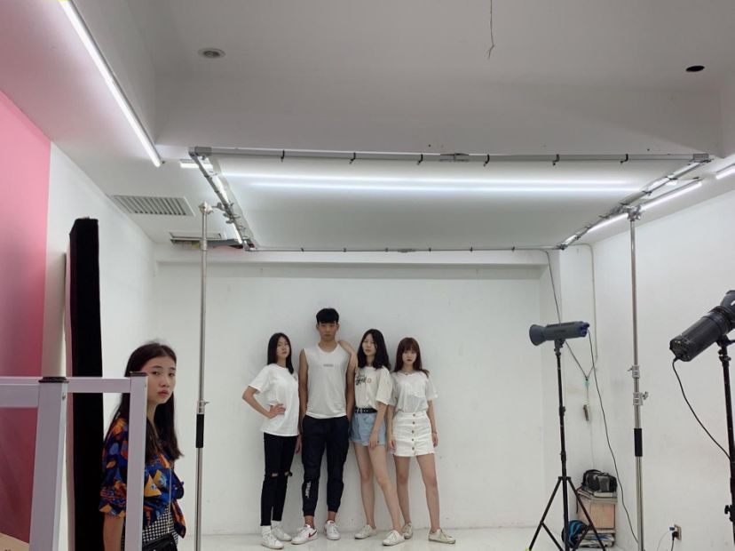 【服表班 . 招生简章】(图24)