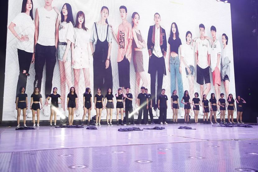 【服表班 . 招生简章】(图19)