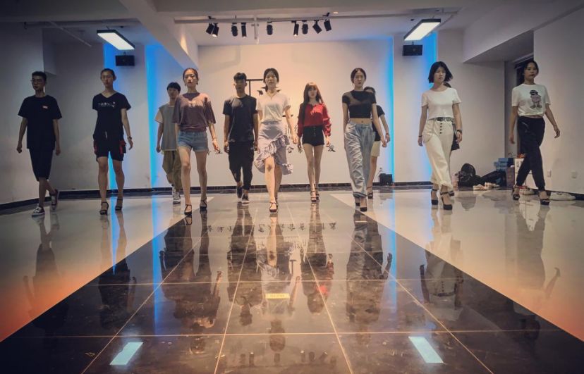 【服表班 . 招生简章】(图23)