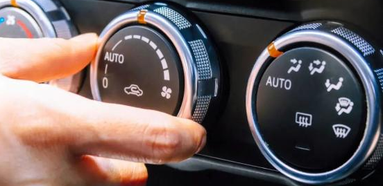 冬天开车别这样开空调，油耗高还不制暖，车主：怪不得温度升不高