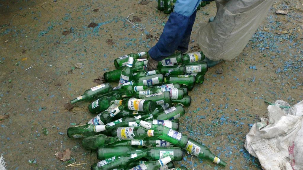 上世纪90年代1个空啤酒瓶就能卖5毛钱为啥现在没人要了