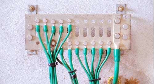 电镀PCB安装孔的PCB接地技术的图2