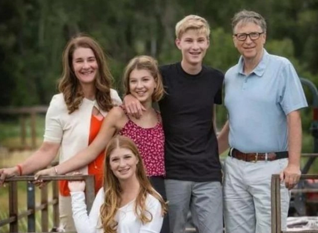 比尔盖茨20岁女儿TikTok爆红！“拼爹”秀身材，送男友8.5亿豪宅？（视频/组图） - 13