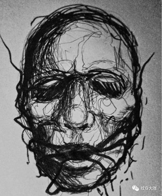 在这个位置扎图案只有疯子干得出来