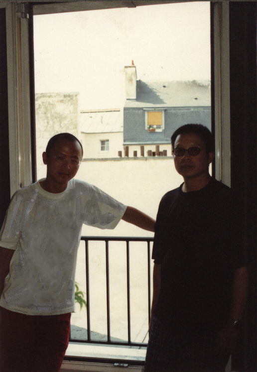 法国PARIS巴黎兰一与老师罗中立先生  2003.bmp