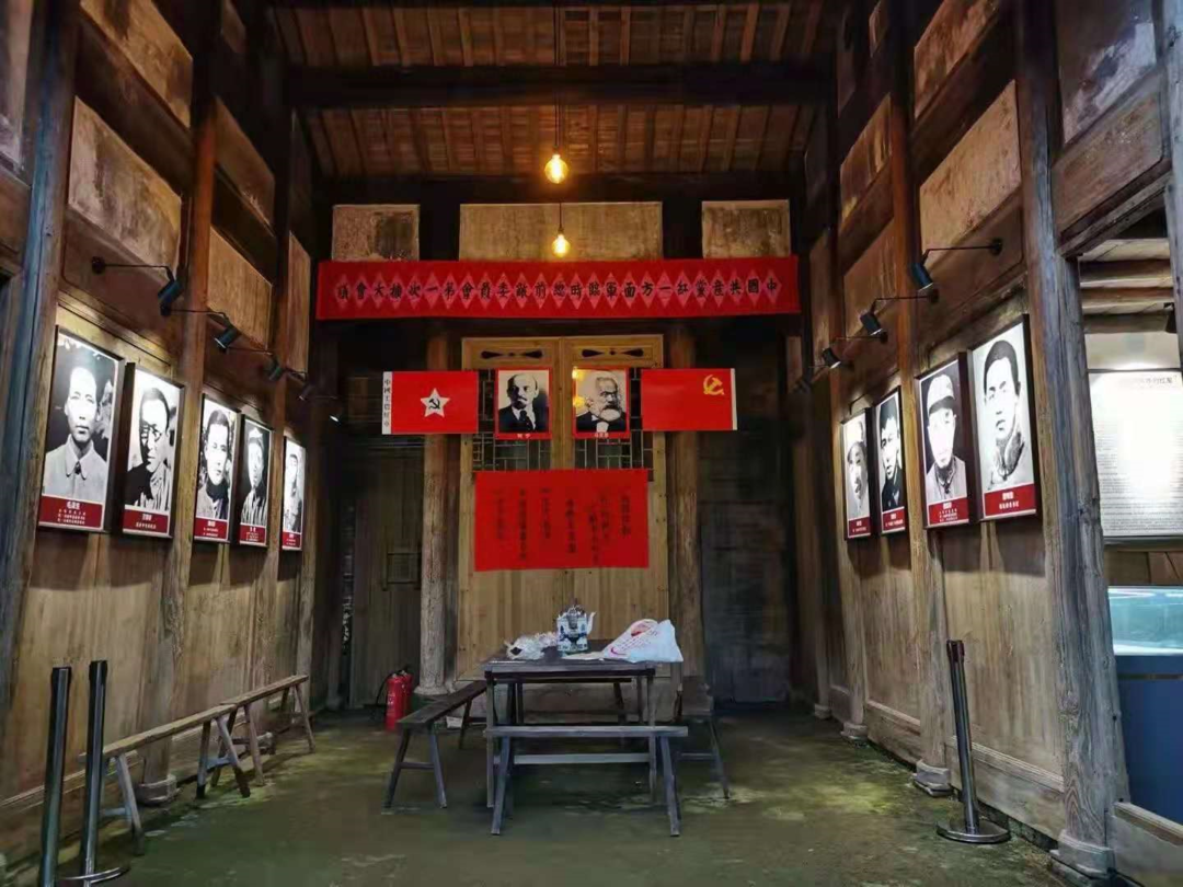 康都会议旧址位于太和镇康都村,距县城约30公里,是第二次国内革命战争