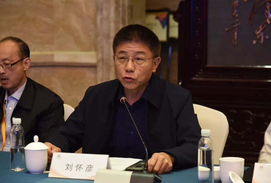 第四届中国网信产业前锋汇在桐乡顺利落幕，于晴总裁发表致辞