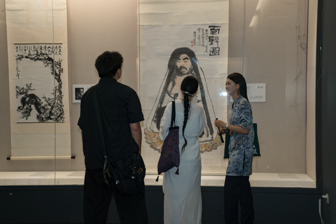“江载弦歌——从武汉到乐山的人文画卷与精神图景”文献艺术展在四川乐山市开幕，展期至9月15日