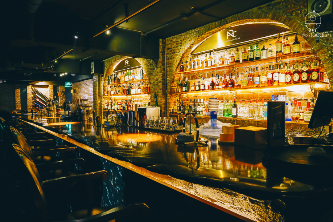 微醺之夜no6相约在富有艺术感的复古风清吧轻松交友微醺畅聊