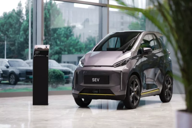 剑客之一的理想汽车,在成立之初做的第一款车就是中低速纯电动车(sev)