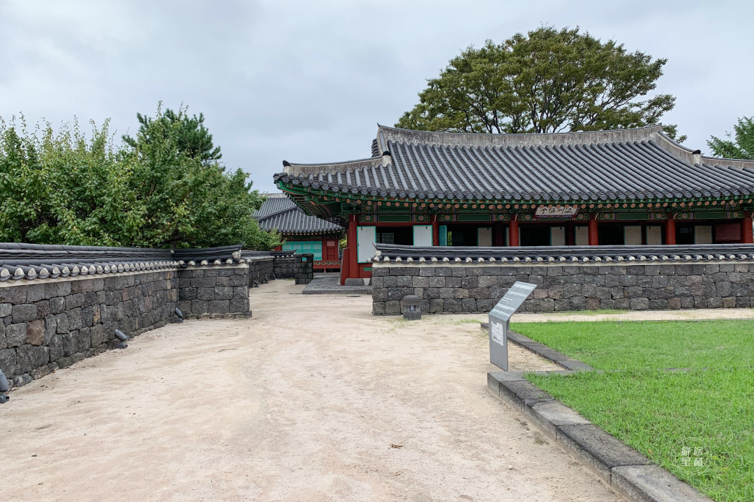 韩国九月初的济州岛，时有风，偶有雨