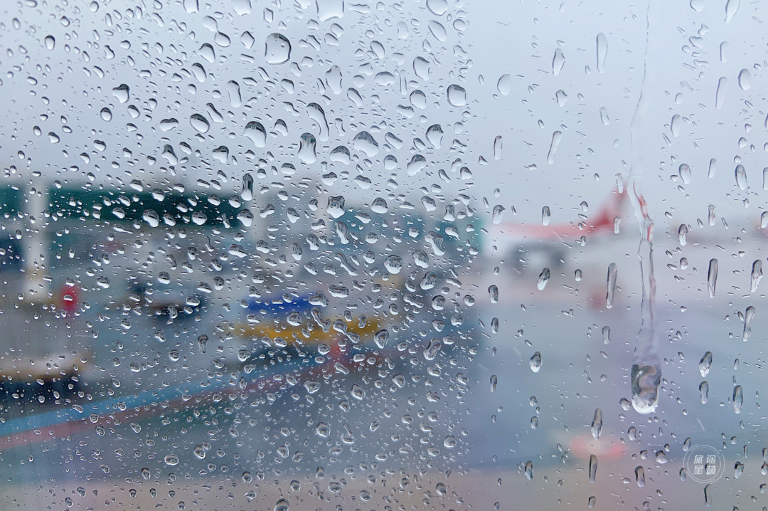 韩国九月初的济州岛，时有风，偶有雨