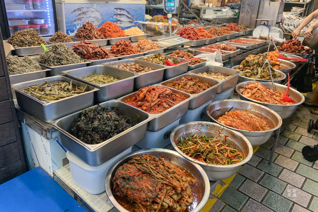 韩国九月初的济州岛，时有风，偶有雨