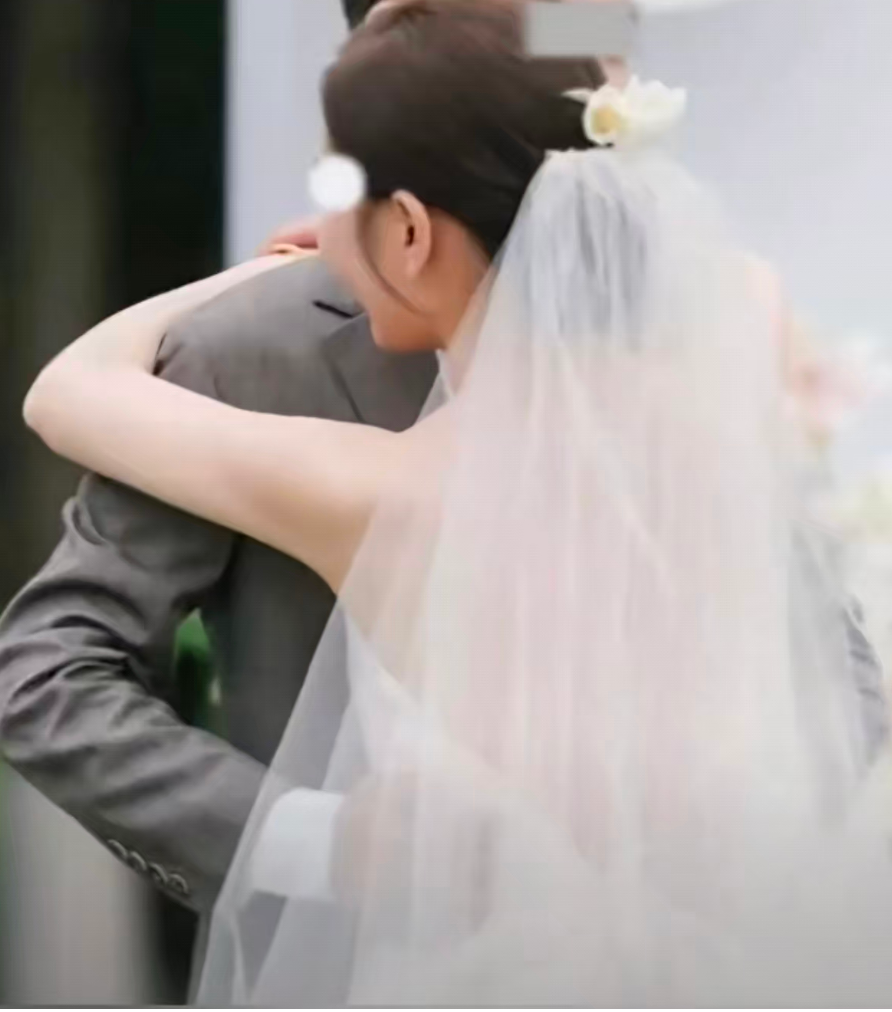 女子悔婚退彩礼，该不该扣3万“拥抱费”？