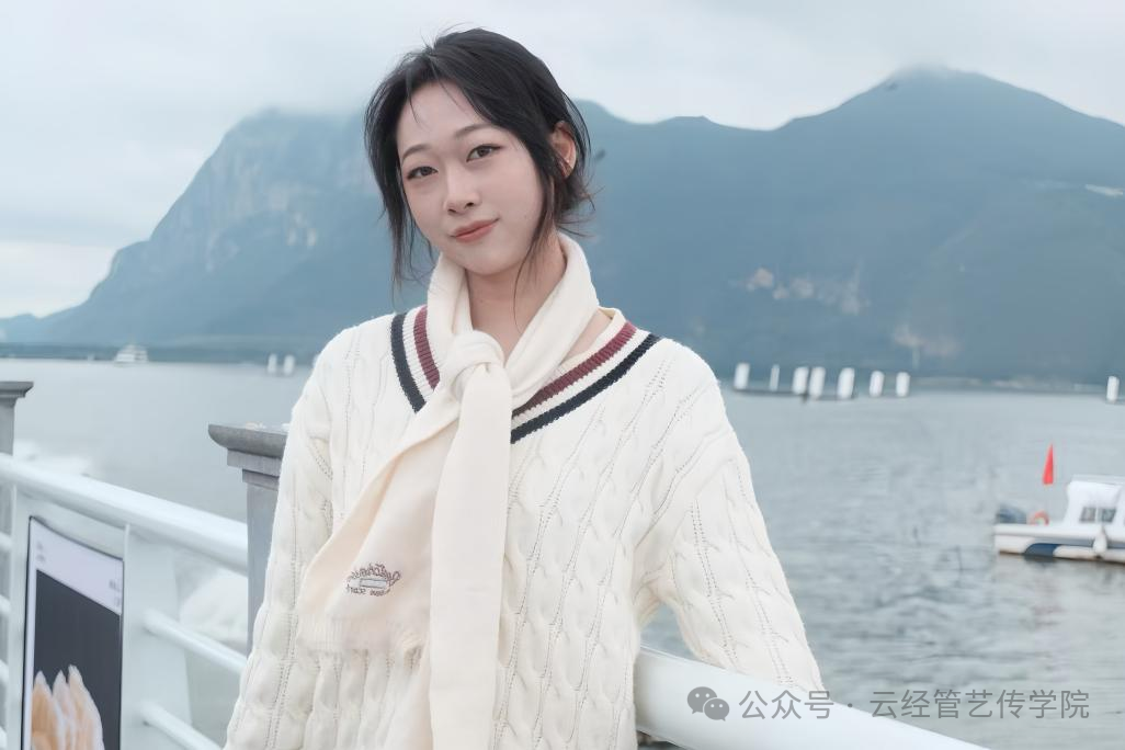 【学院动态】美育浸润特别课堂：以艺术温润心灵，以祝福点亮新年                                                                                                                     温暖的                     温暖的                                                                                  第 1 张