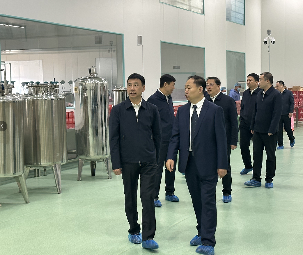 省林草局党组书记局长侯绪珉赴伊春市白桦树汁生产企业调研