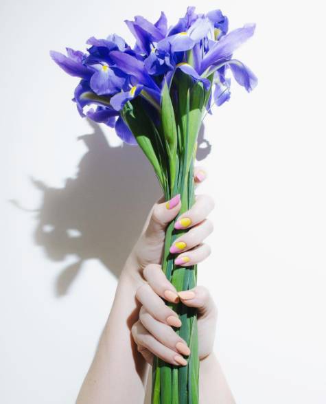 乾花藏進指甲蓋 17美甲流行新趨勢 芍藥姑娘 微文庫