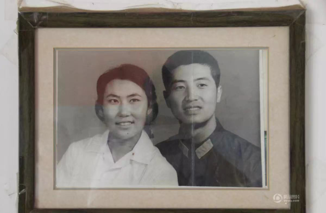 “欠她的那场婚礼,我在赛场补上。”-微信头条网 “欠她的那场婚礼,我在赛场补上。”