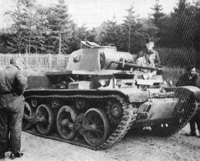 斯柯达T-15轻型坦克，二战德国的重型装甲侦察坦克的图4