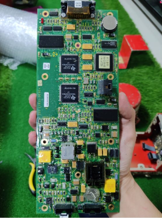 拆解飞机黑匣子，看看内部构造、PCB及芯片的图30