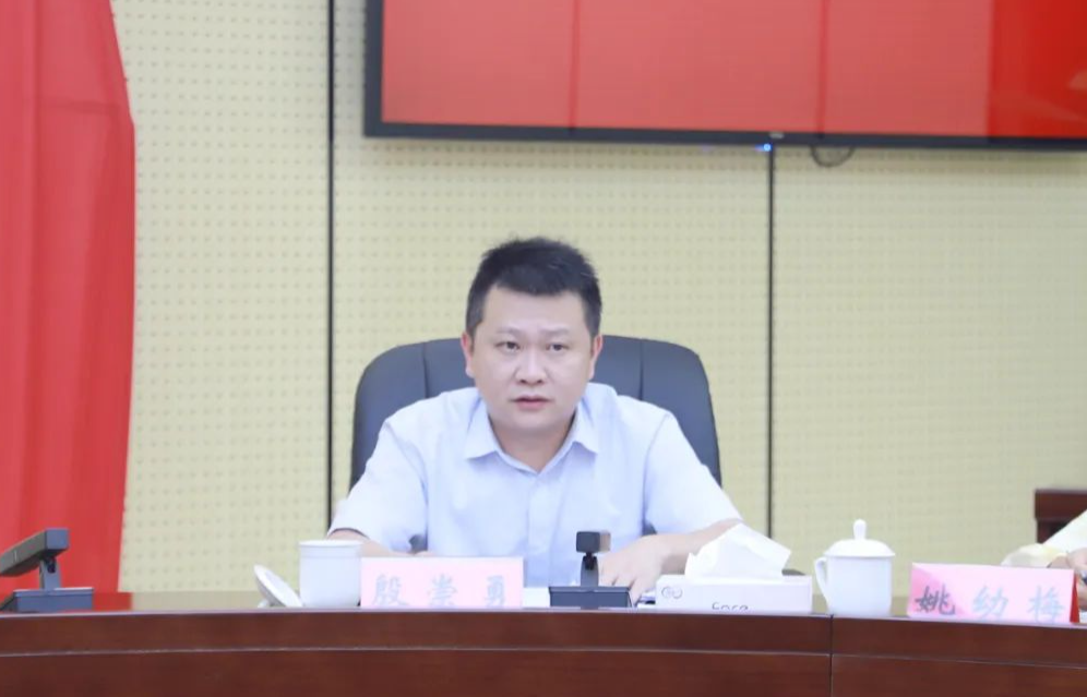 港南区召开六届区委常委会第80次会议 - 港南要闻 - 广西贵港市港南区