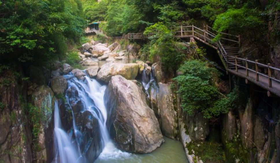 �����ڽ���С�ǵ��ؾ������������ԣ����л���һ���ٲ���