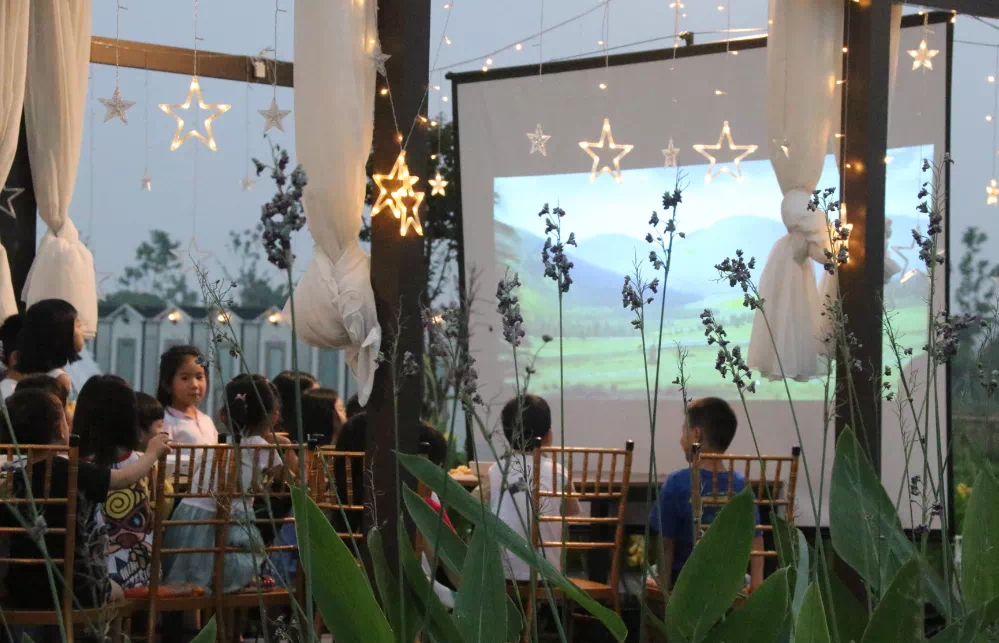 ħ���ܱߵ��ؾ�¶Ӫ�أ������տ��������Ӱ��ȫ�����