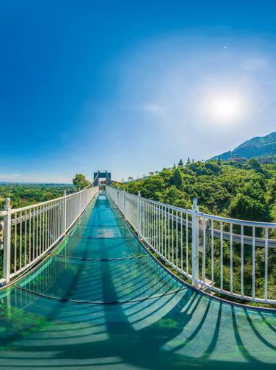 登上古佛山山顶,远眺荣昌的百里风光,主打一个快乐吸氧,强健身心!