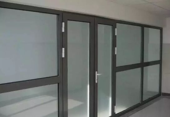 真空玻璃和中空玻璃外观一样，性能也一样吗？