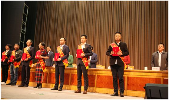 热烈祝贺公司董事长袁世杰荣获德清县劳模称号