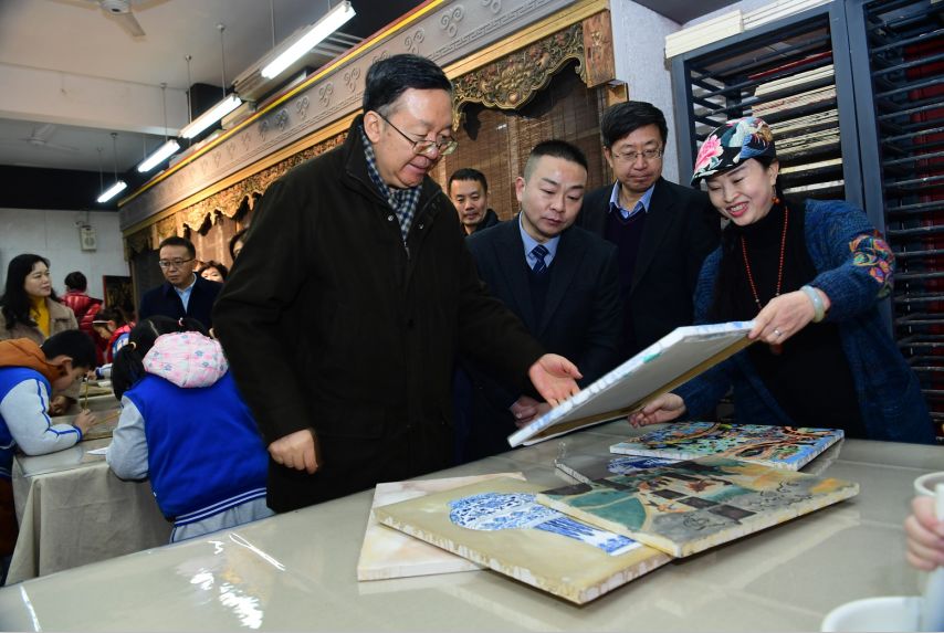 成华小学以大爱之心育莘莘学子 ，以大美之艺绘传世之作