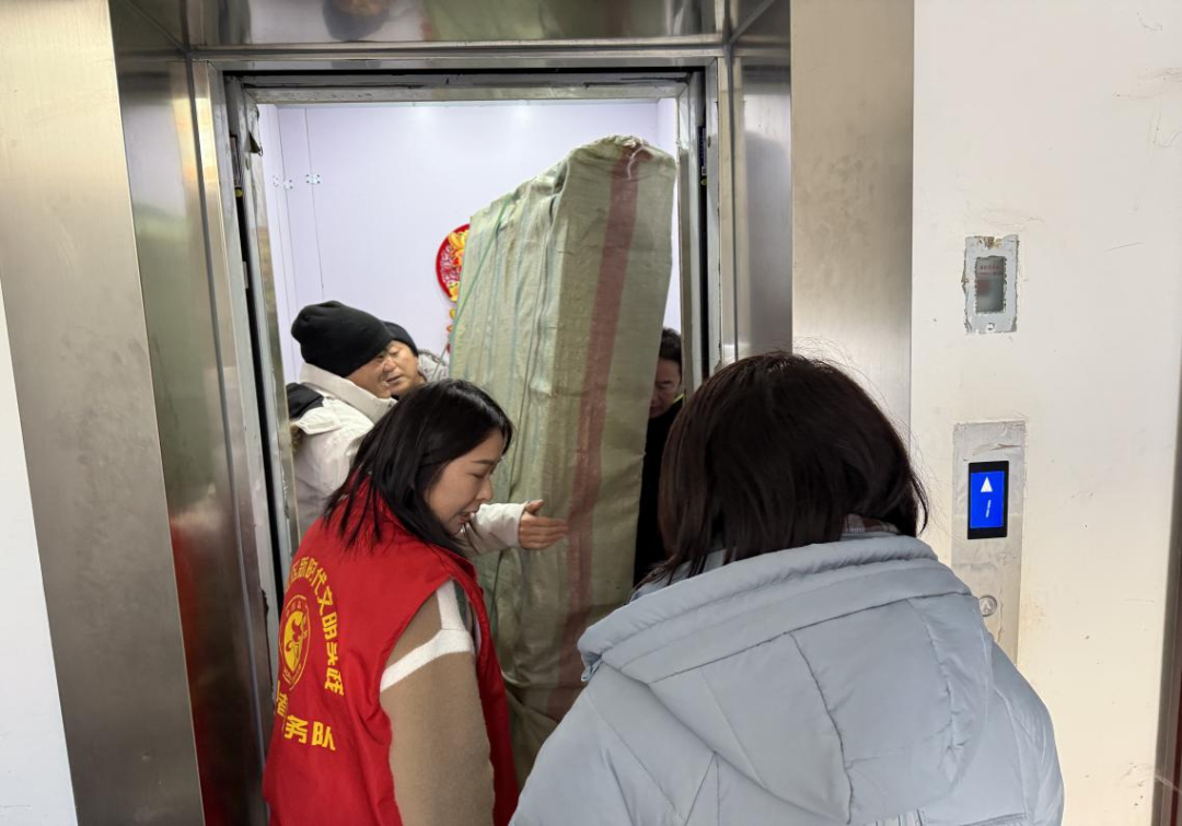 家庭用护理床怎么使用【民生实事】曙光社区：暖心护理床就位 撑起家庭幸福梦_https://www.jmylbn.com_新闻资讯_第2张