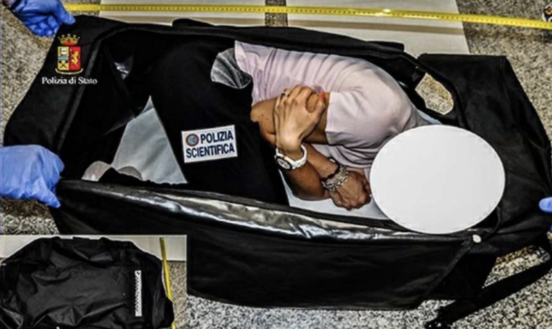 年代不算久远,堂而皇之的人口绑架,贩卖,在暗网不少见.