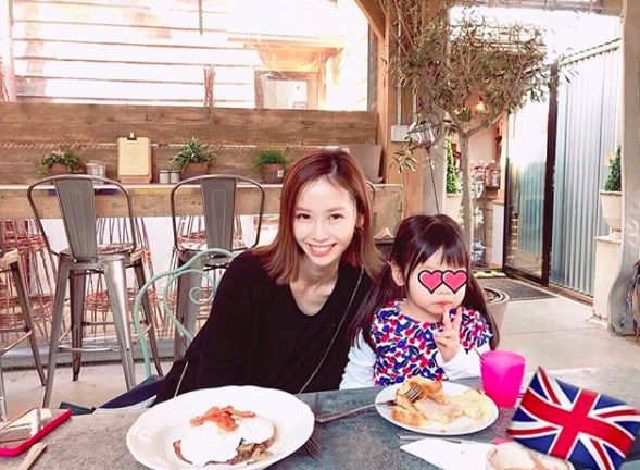 圍觀日本男足的絕美太太團 個個顏值爆表 身材火辣 還流行姐弟戀 日本設計小站 微文庫