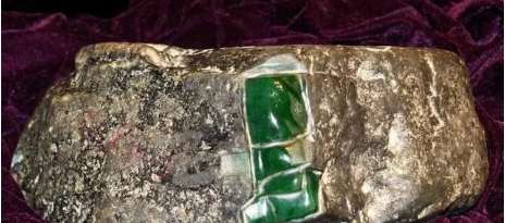 让你欢喜让你忧的“癣”，翡翠原石之“癣”篇！