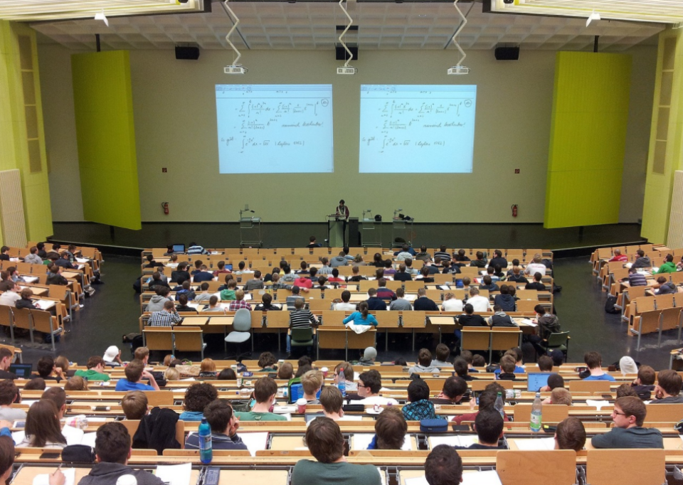 英国留学生租房app 我，英国留学硕士，毕业到星巴克打散工