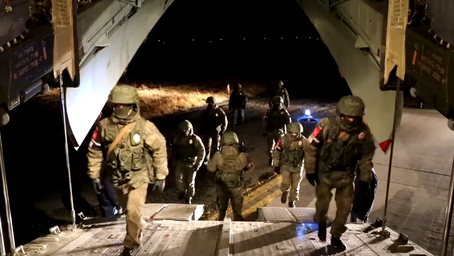 亚美尼亚防长：感谢俄罗斯在纳卡部署维和部队，这是最好选项