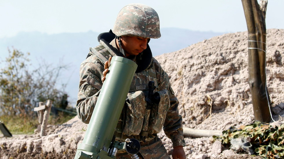 特朗普刚吹嘘完亚阿在美会谈取得“进展”，炮火声就在“纳卡”地区响起……