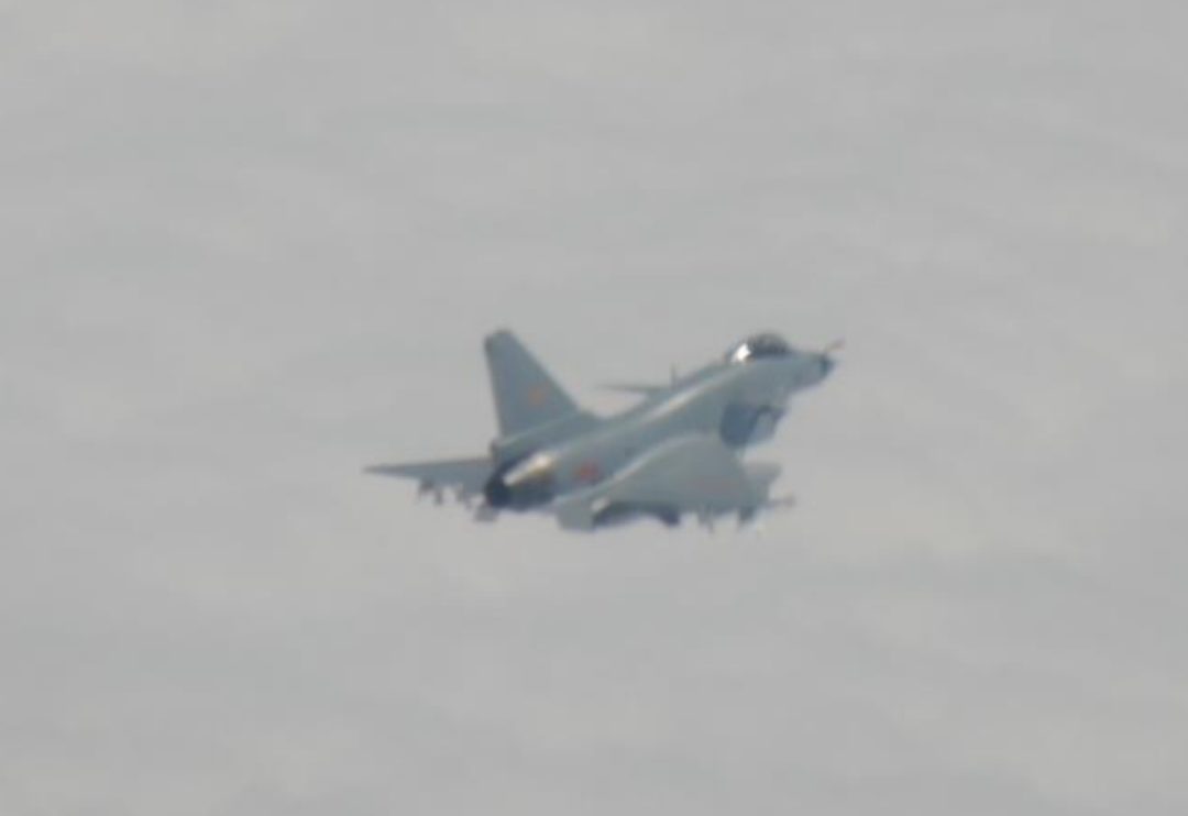 “今年首次！”绿媒炒作：台防务部门今天发了两次“共机”动态