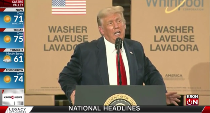 又错！特朗普这回把“泰国”说错成“大腿国”，迅速上热搜……