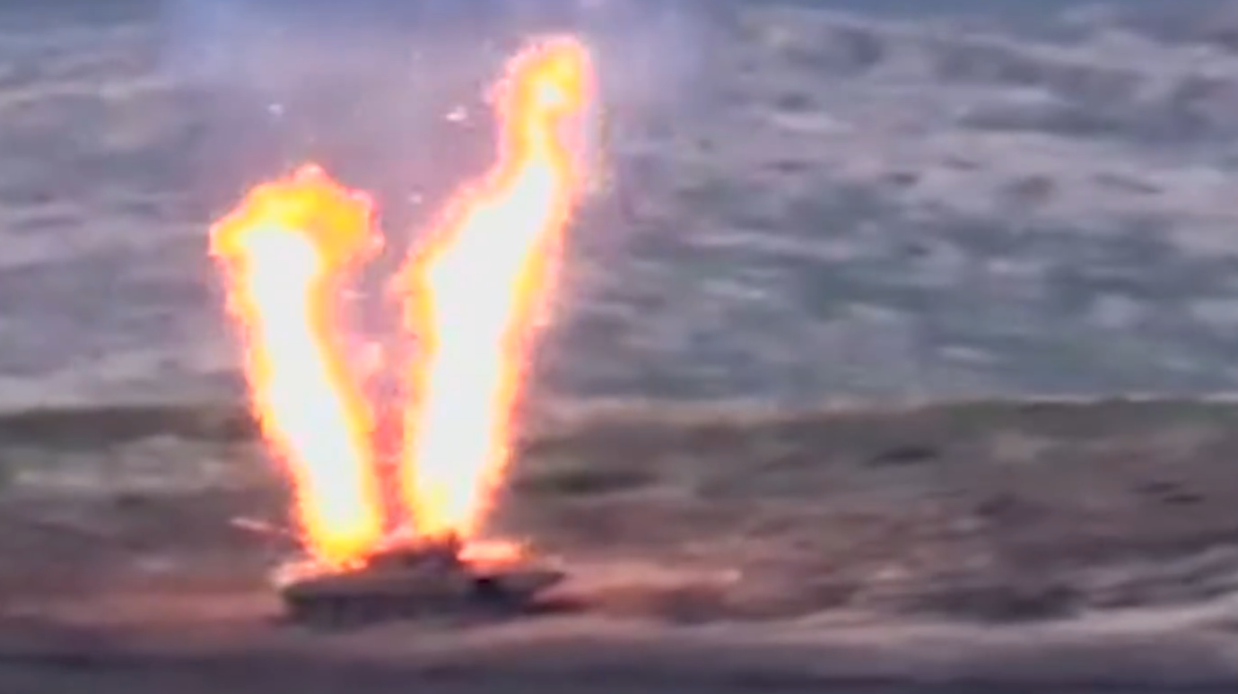 亚美尼亚军方：已摧毁阿塞拜疆军队137辆装甲车辆