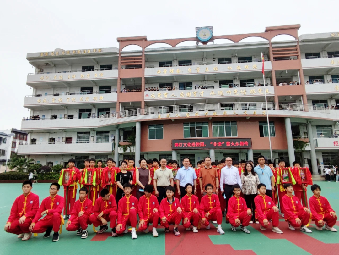 李琳琳摄区委书记石玉琳带队到临桂中学考点检查高考考务准备工作