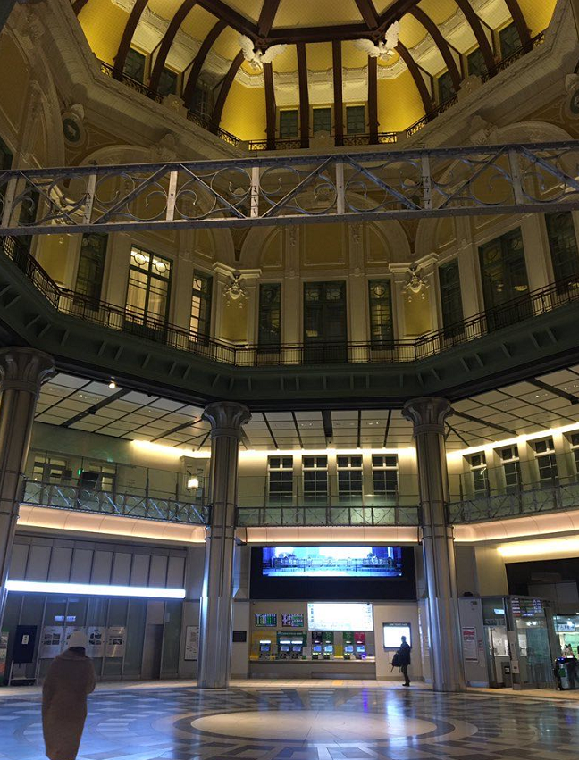 东京宣布或封城后一夜变空城？有人还在排队，有人选择连夜离开（组图） - 22